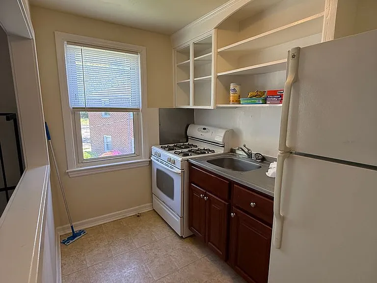 203 Reading Ave #&-302 — Photo 7