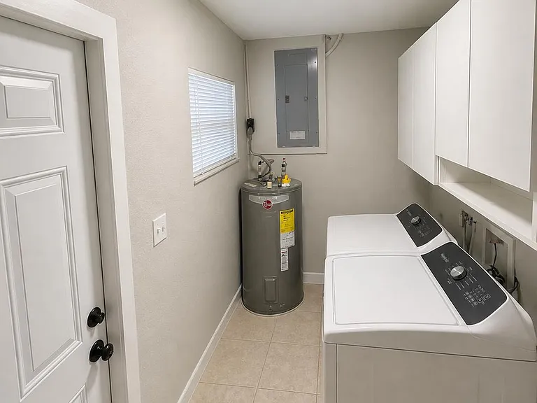 813 Joel Blvd — Photo 4