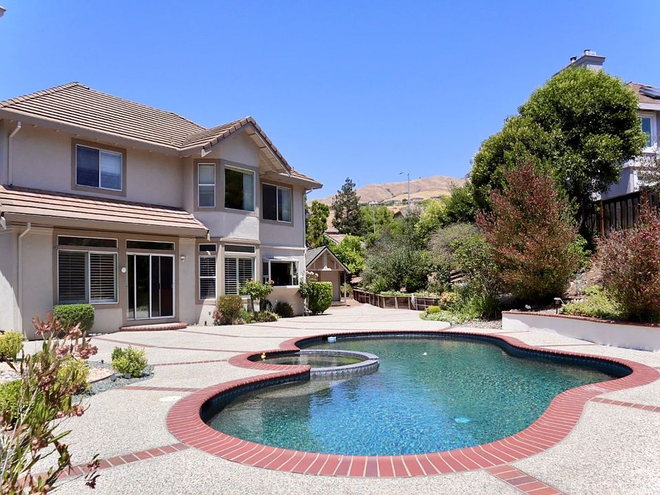 1st image of 48934 Ventura Dr