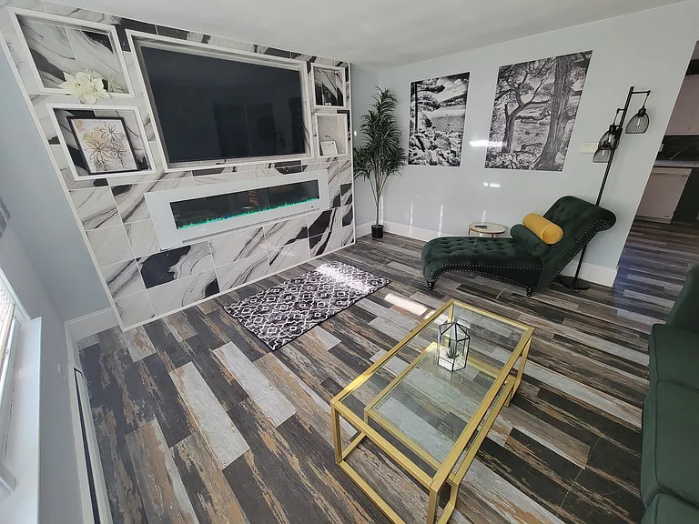 405 S Railroad St #3 — Photo 8
