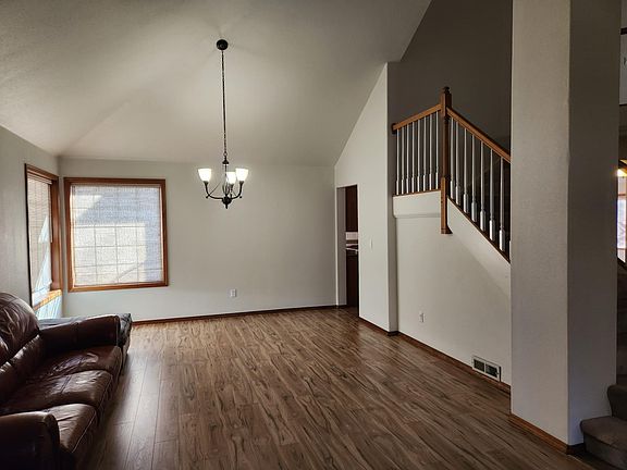 2nd image of 2614 Eastwood Ave