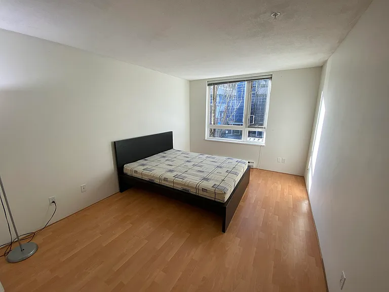 1163 The High St — Photo 11