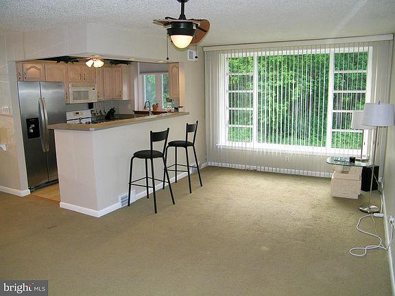 4th image of 8851 Winchester Ave