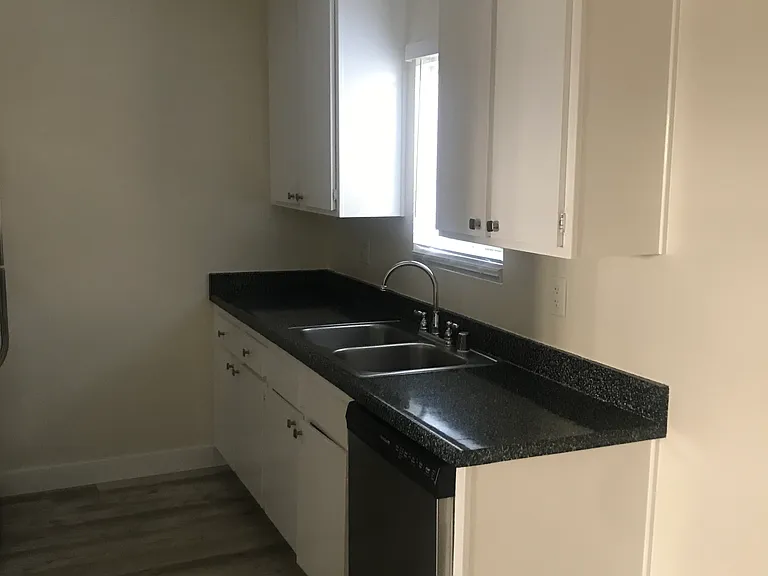 293 Tamarack Ave #F — Photo 3
