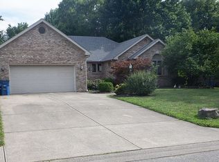 431 Meadows Dr, Terre Haute, IN 47803