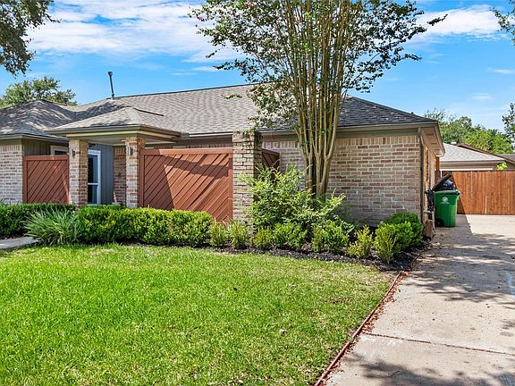 4th image of 12414 Rockampton Dr