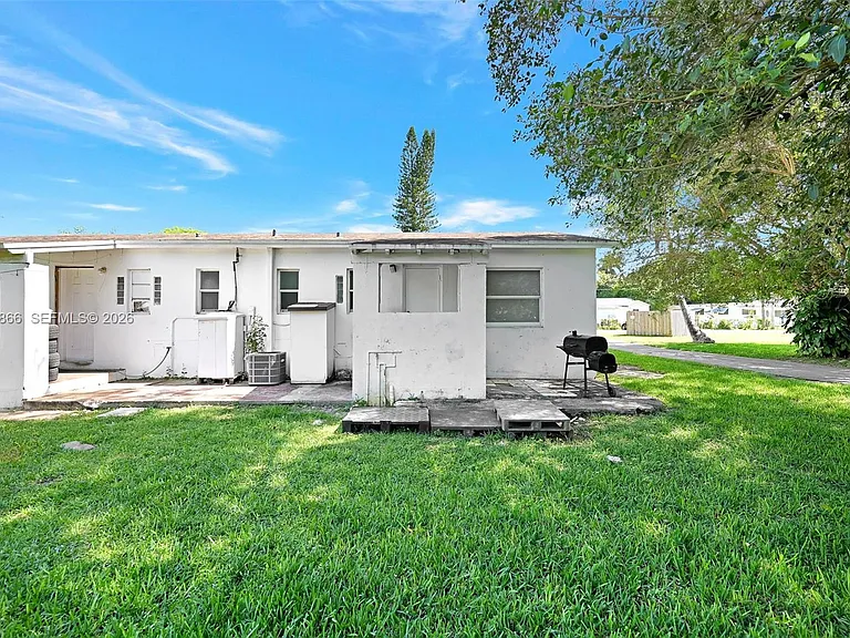 555 NW 90th St #EL — Photo 38