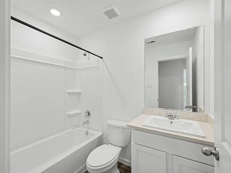 40839 Hawthorne Glades St — Photo 28