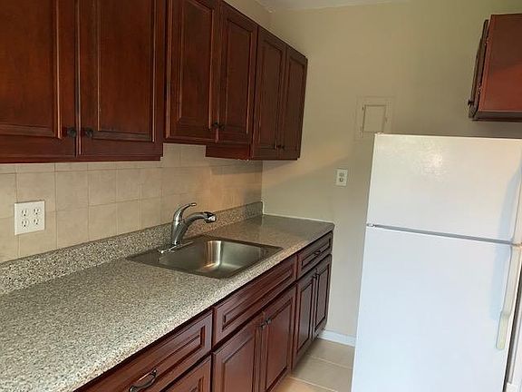 5th image of 247-37 1st Cres