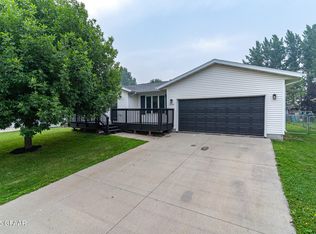 5173 W Lanark Dr, Grand Forks, ND 58203