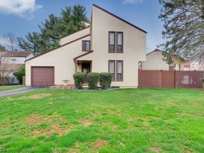 2 Robertson Rd, East Windsor, NJ, 08520