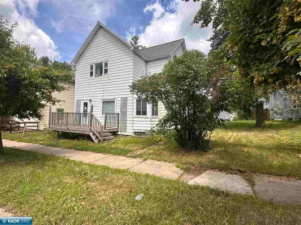 205 Fayal Rd, Eveleth, MN 55734