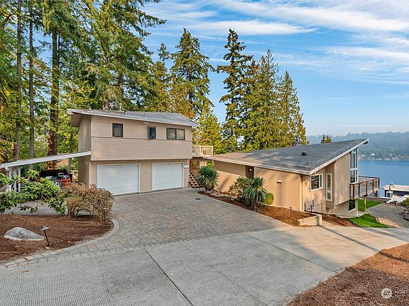 3rd image of 2450 W Lake Sammamish Pkwy NE