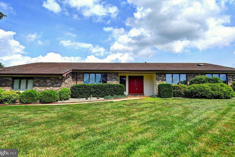 1st image of 2205 Byton Ct