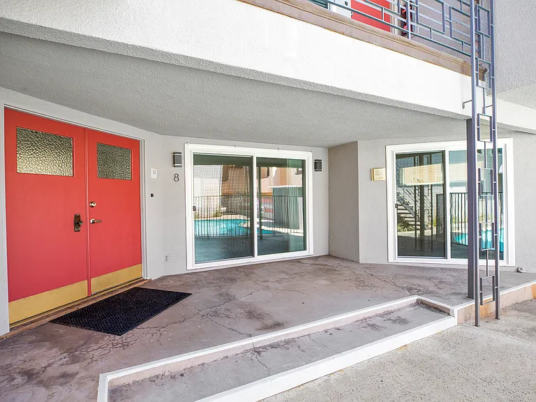 Huntington Villas — Photo 14