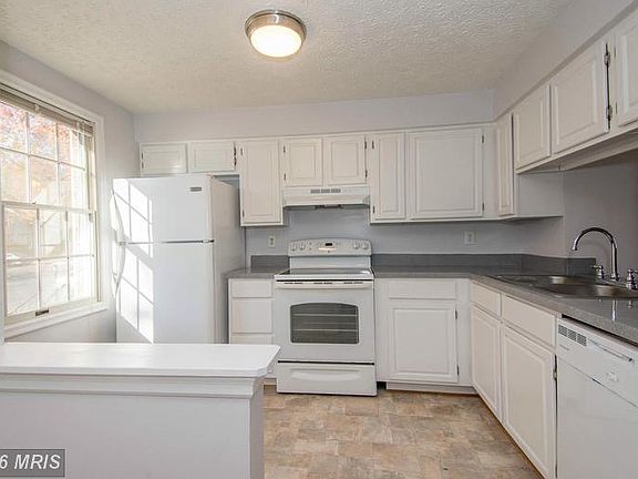 4th image of 8550 Koluder Ct