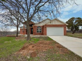 300 W Browder Cir, Azle, TX 76020