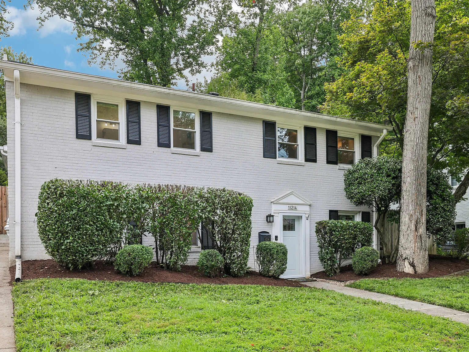 5 bed, 1998 sqft, $4,950 — Photo 1