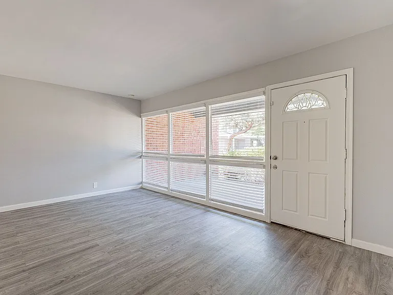 301 W Turney Ave — Photo 9