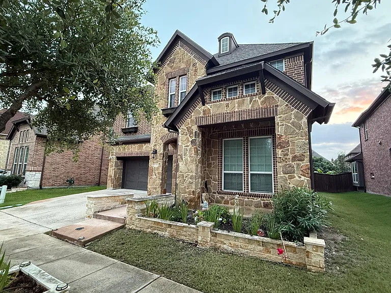 6112 Eldridge Ln — Photo 2
