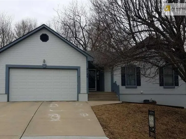 3126 S Bryn Mawr Dr, Independence, MO 64057