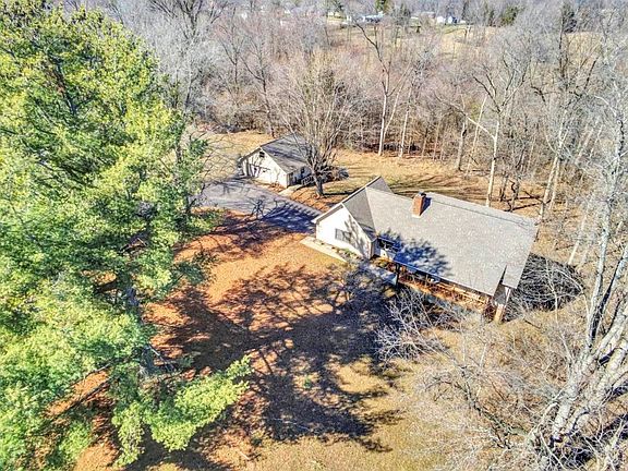 4th image of 126 Clarksdale Cir