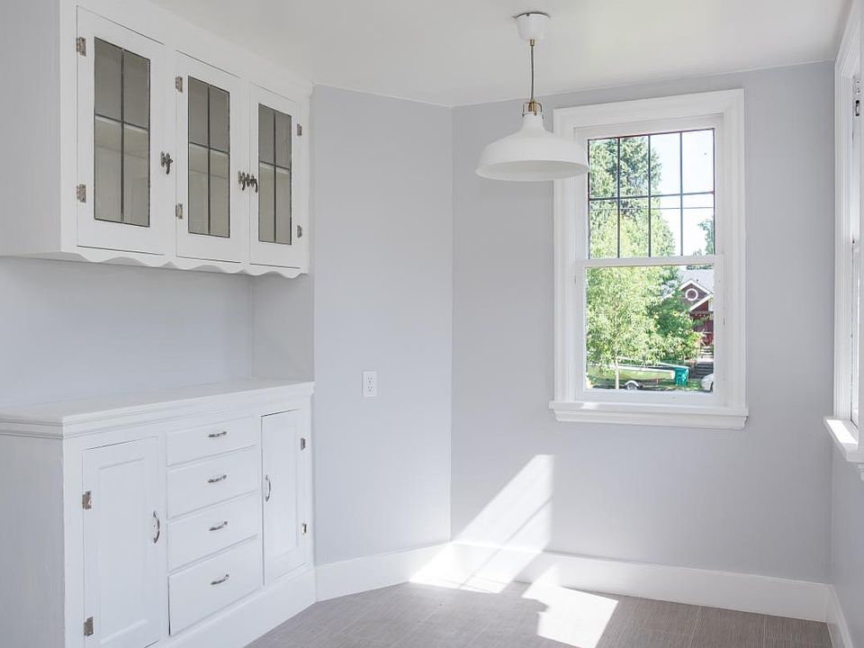Breakfast nook