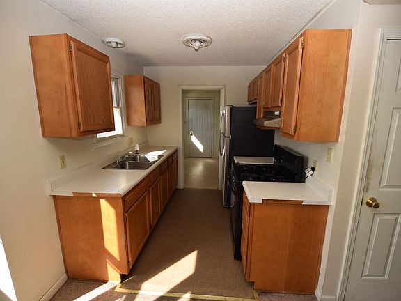 5th image of 1020 E Willard St