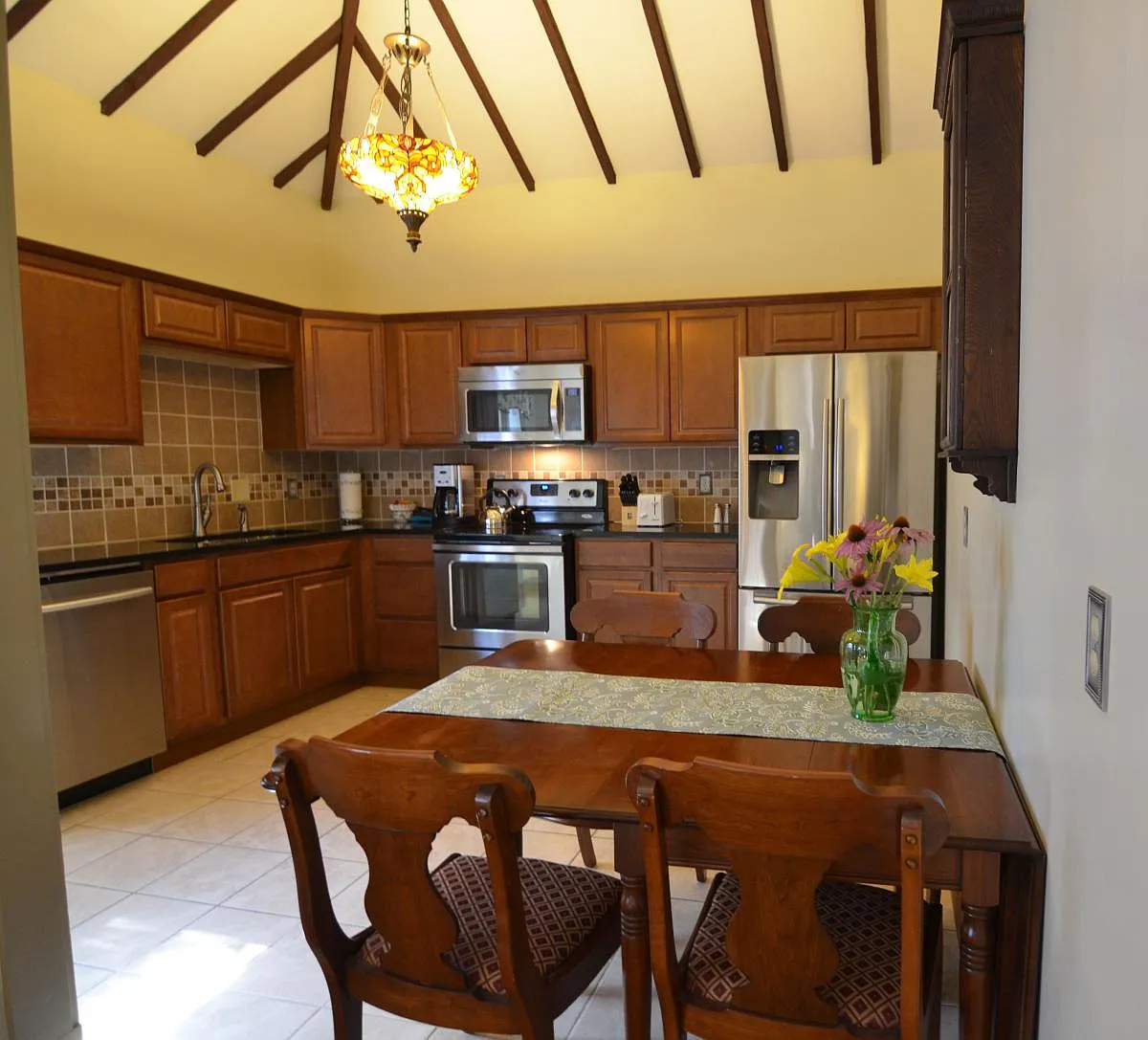 2 bed, 1100 sqft, $2,200 — Photo 3