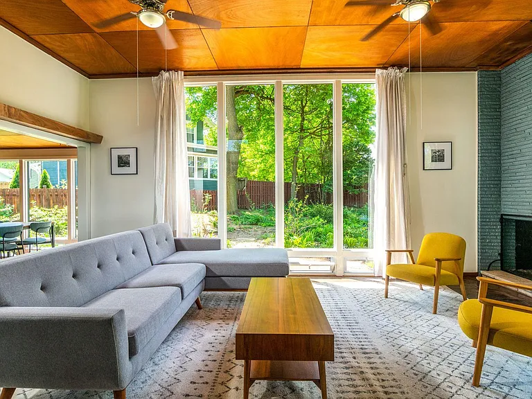 27 Morris Ave — Photo 13