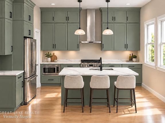3rd image of 684 Vienna Way