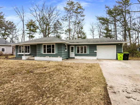 625 Cromwell Dr, Traverse City, MI 49686