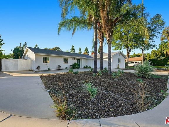 4th image of 10401 Amigo Ave