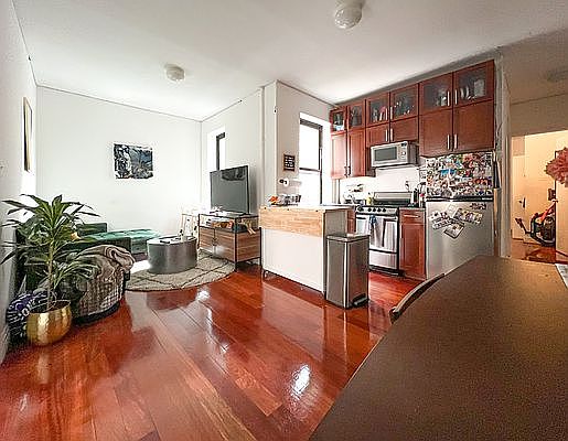 1st image of 261 W 21st St APT 23
