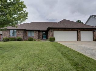 2239 W Buena Vista St, Springfield, MO 65810