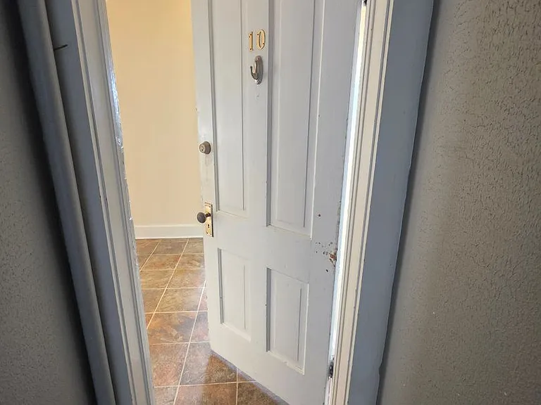 1032 Pine — Photo 18