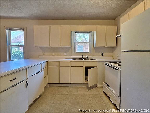 9th image of 1103 Branson St