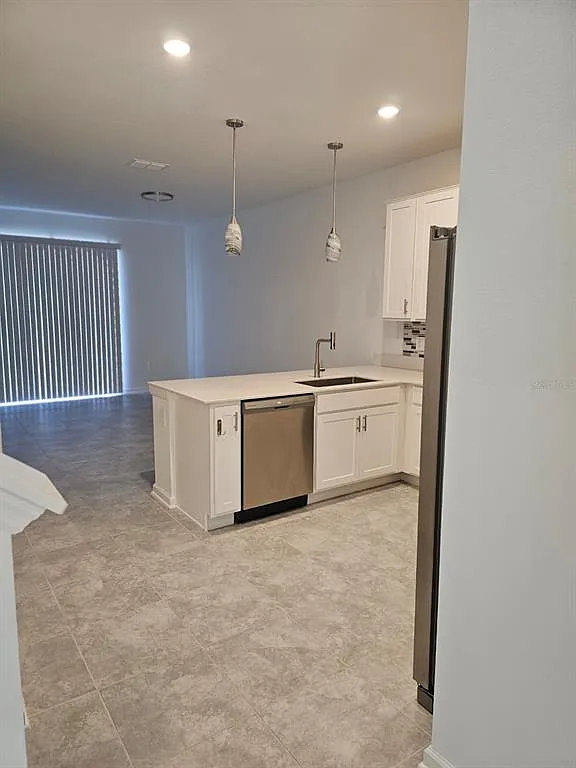 3 bed, 3.0 bath, 1834 sqft, $2,300 — Photo 4