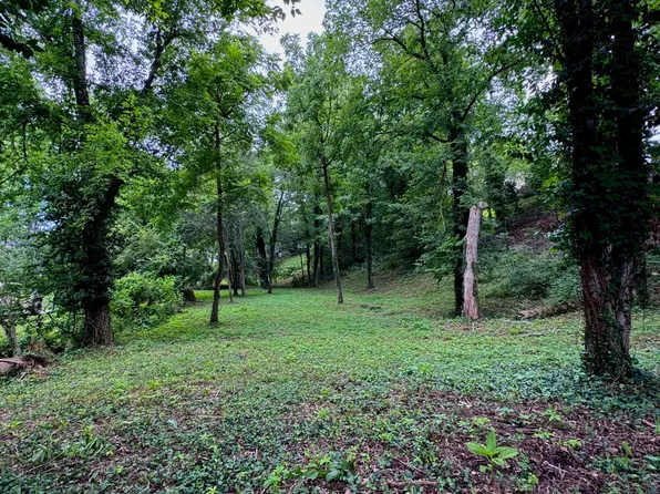 6733 Moss Lake Dr, Hixson, TN 37343