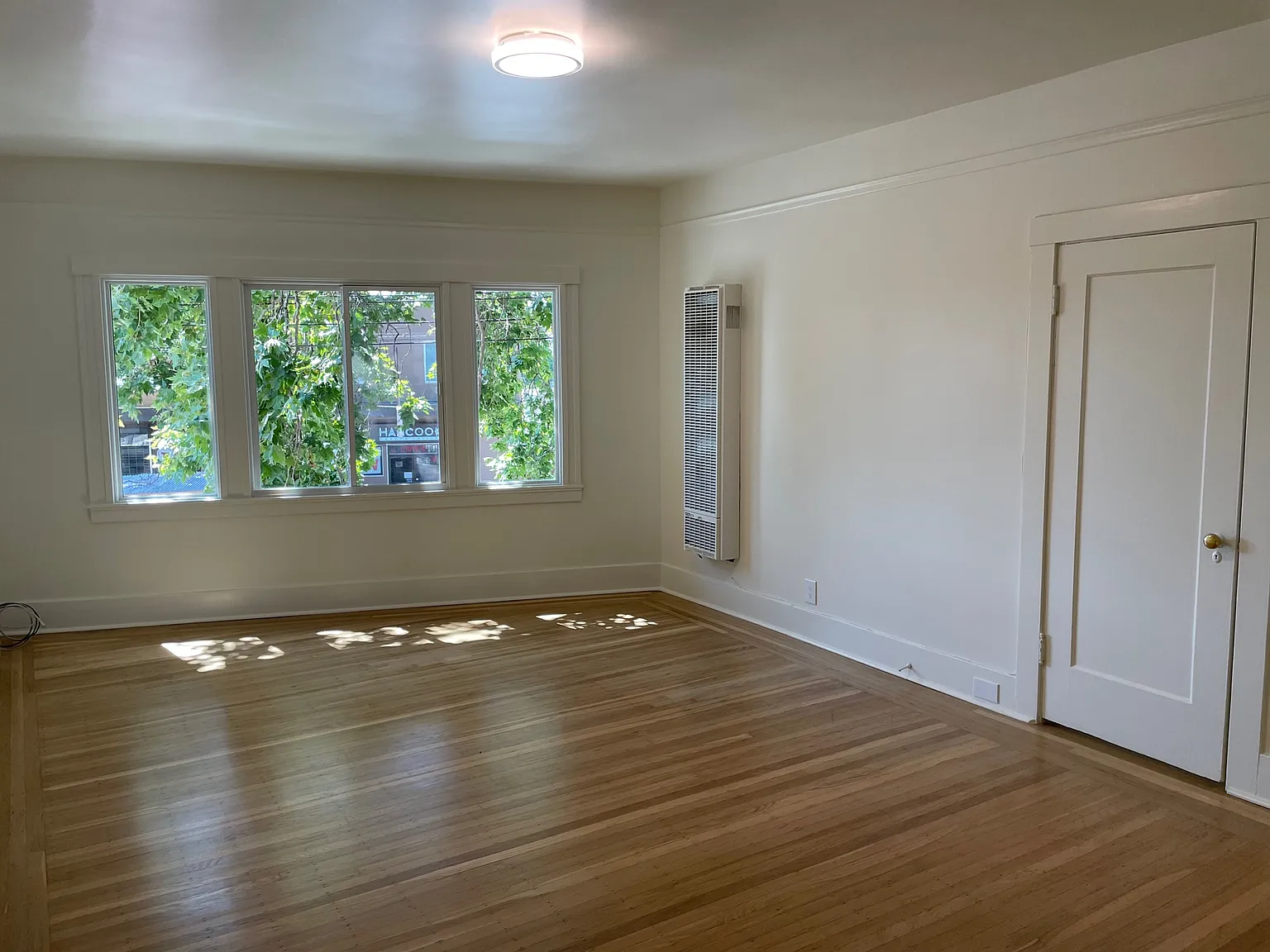 1 bed, 750 sqft, $2,500 — Photo 3
