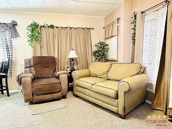 5th image of 1008 Rainbow Cir