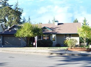 6886 Glacier Dr, Springfield, OR 97478