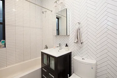 Rented by R New York