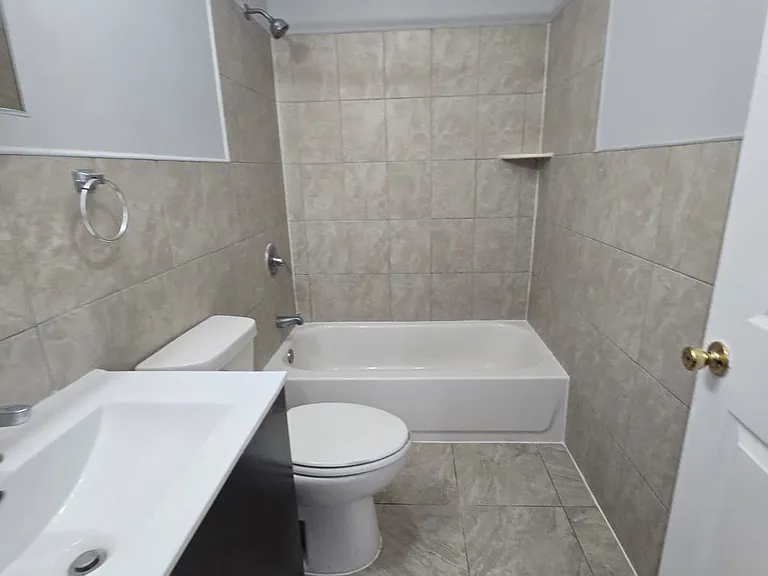 406 Park Ave #4AA — Photo 3