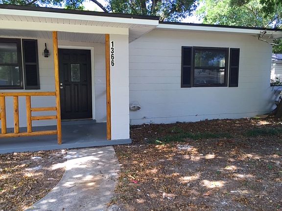 3rd image of 1366 N Hollyhock Cir