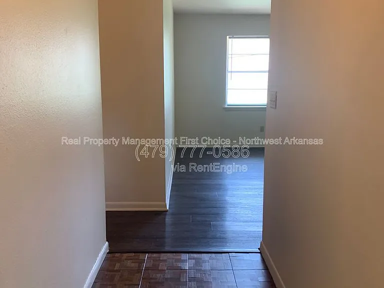 1039 W Bel Air Dr — Photo 5