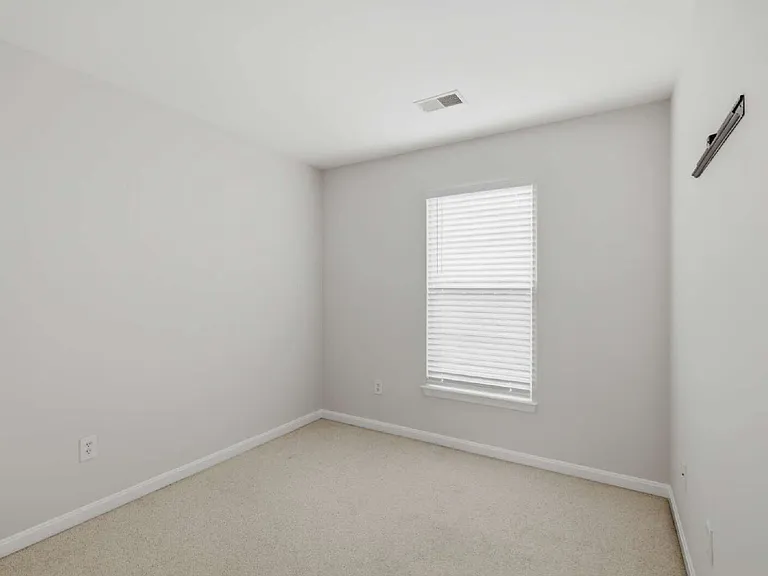 45570 Trestle Ter — Photo 32
