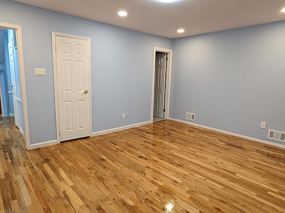 5th image of 12 Copley St Floor 1