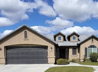 10200 Pinnacle Ct, Bakersfield, CA 93311
