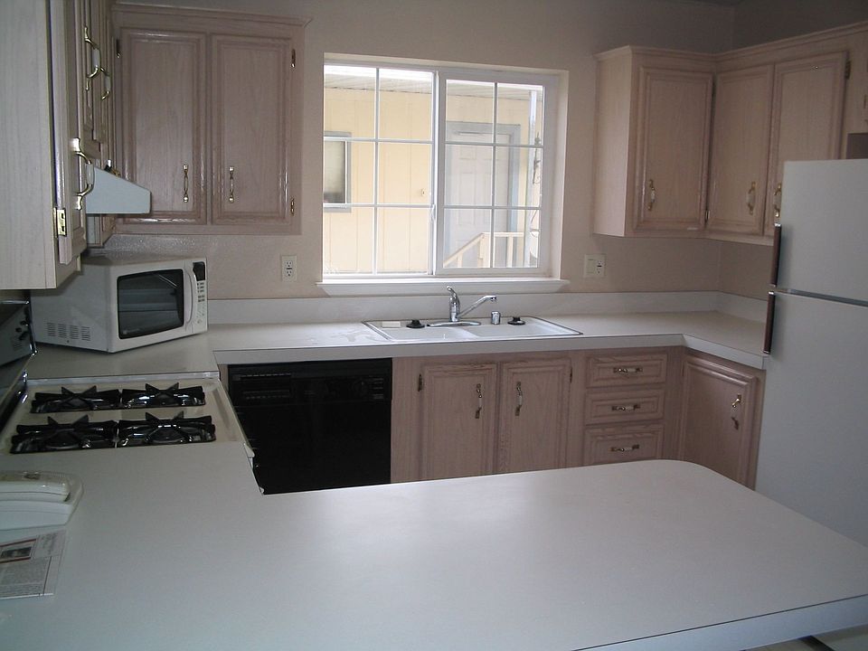 Spacious kitchen